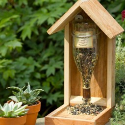 2399355 winebottlebirdfeeder 650 1465655526.jpg