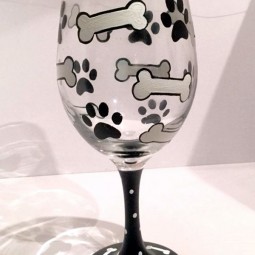 Artistic wine glass painting ideas 4.jpg