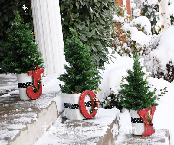 Holiday_christmas outdoor decoration ideas.png