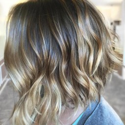 19 brown bob with golden blonde highlights.jpg