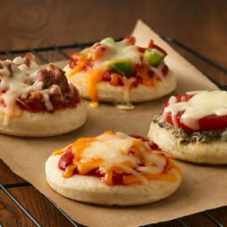 Kindergeburtstag fingerfood mini pizzas.jpg