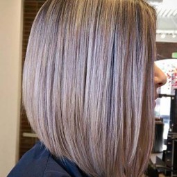 Lapetiterozay beige blonde lob.jpg