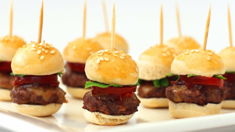 Mini burger fingerfood party.jpg