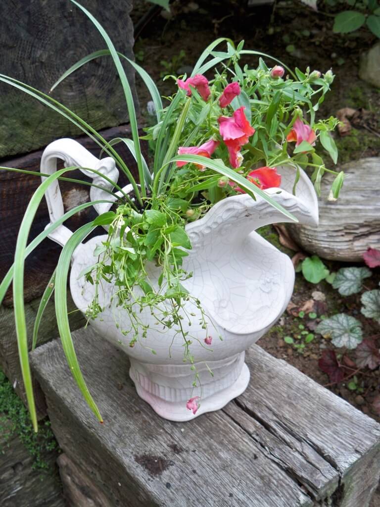 09 creative garden container ideas homebnc.jpg