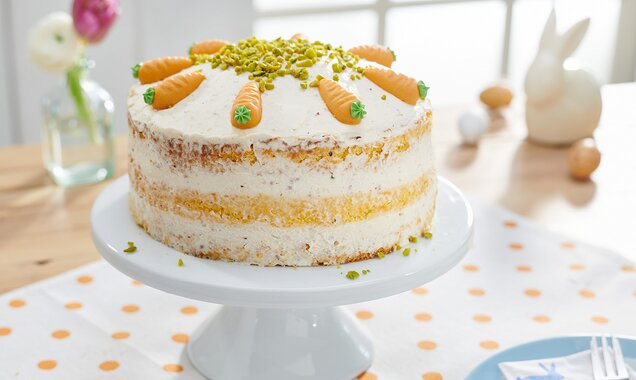 Naked cake mit karotten.jpg