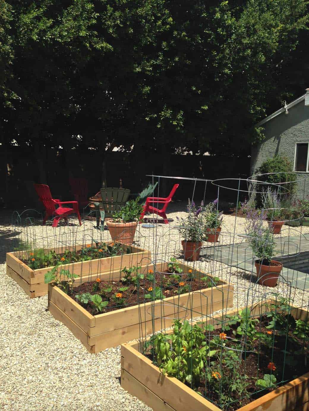 Inspiring vegetable garden ideas 06 1 kindesign 1.jpg